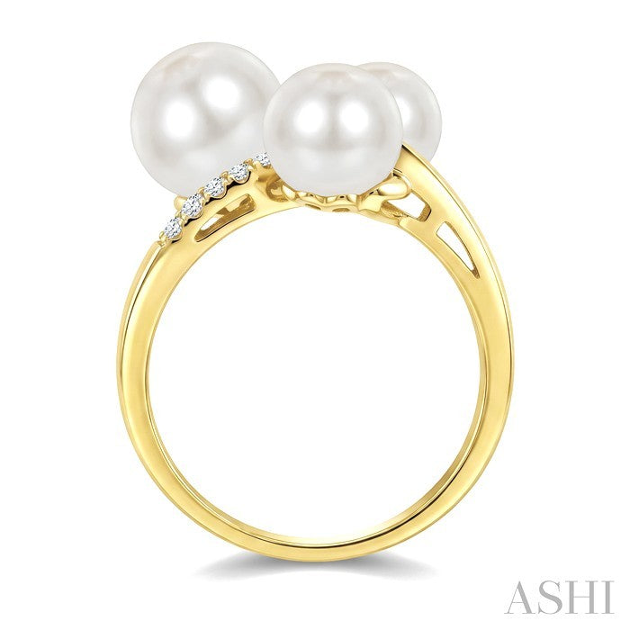 3 Stone Pearl & Diamond Fashion Ring