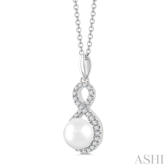 Pearl & Petite Diamond Fashion Pendant