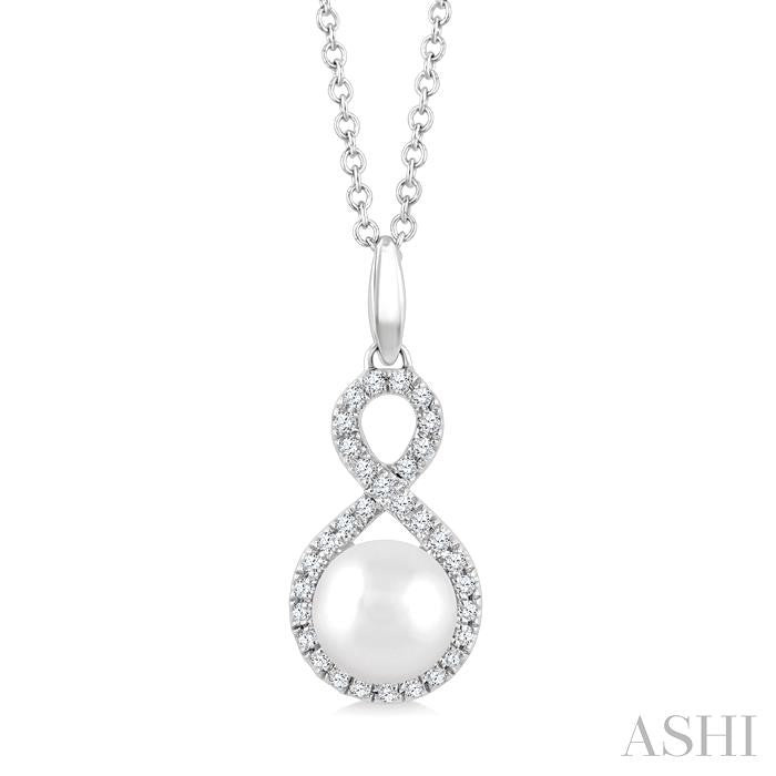 Pearl & Petite Diamond Fashion Pendant