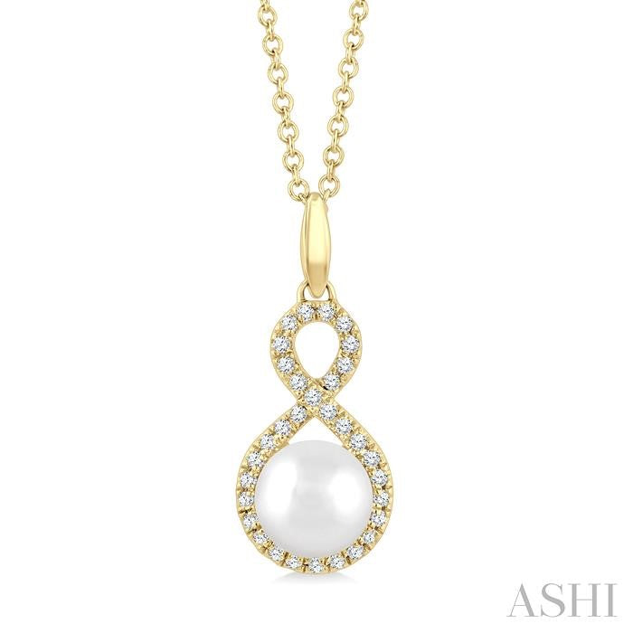 Pearl & Petite Diamond Fashion Pendant