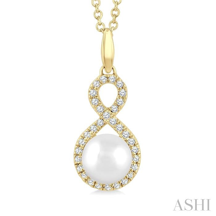 Pearl & Petite Diamond Fashion Pendant