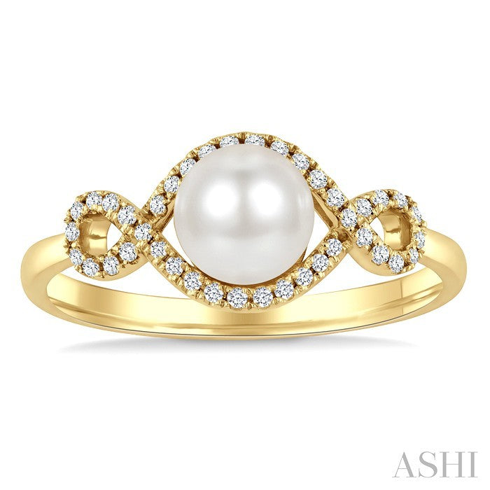 Pearl & Petite Diamond Fashion Ring