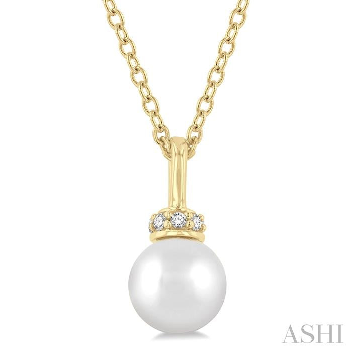Pearl & Petite Diamond Fashion Pendant