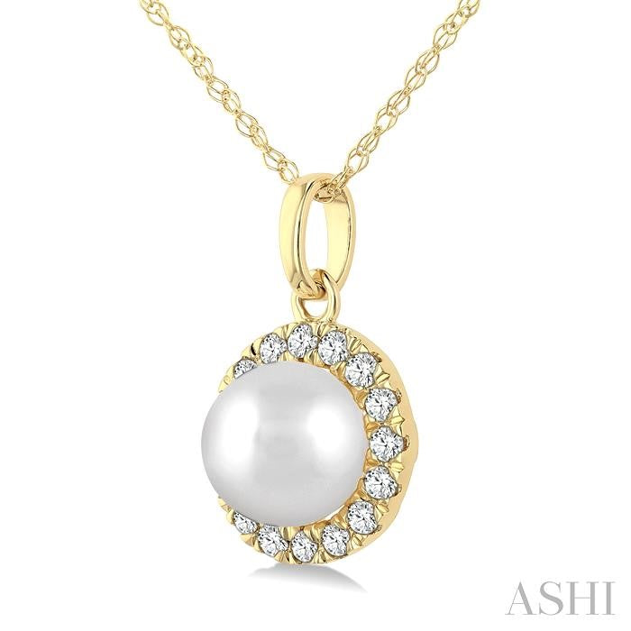 Pearl & Halo Diamond Pendant