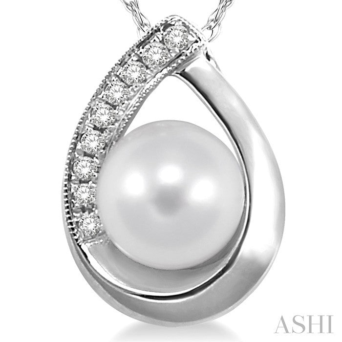 Pearl & Diamond Fashion Pendant