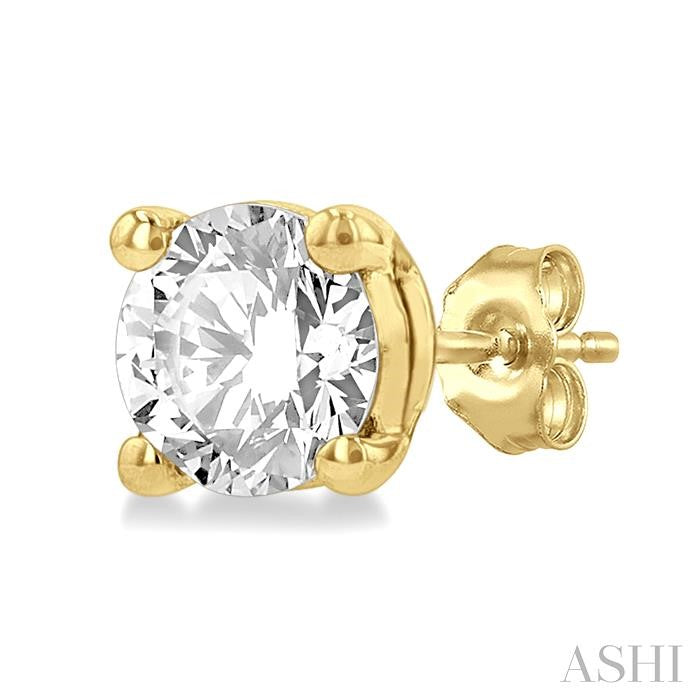 Round Shape Diamond Stud Earrings