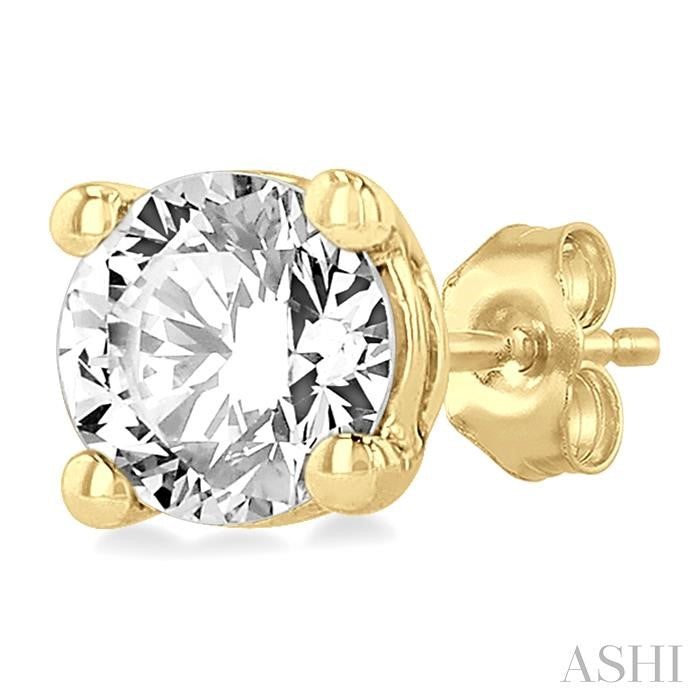 Round Shape Diamond Stud Earrings