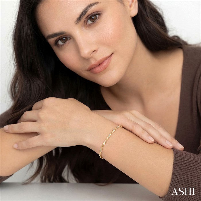Diamond Swirl Fashion Bracelet