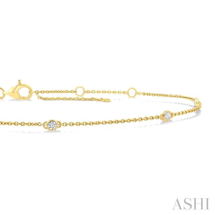 Round Shape Diamond Station Chain Bracelet