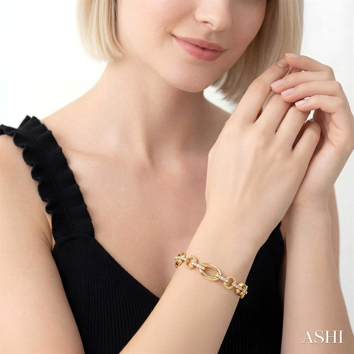 Aeris Gold Oval Link Diamond Fashion Bracelet