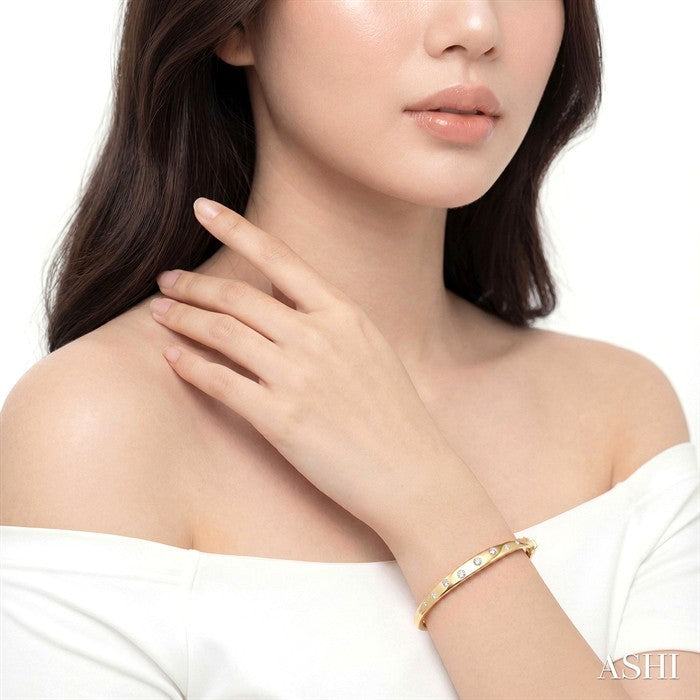Mosaic Diamond Fashion Bangle