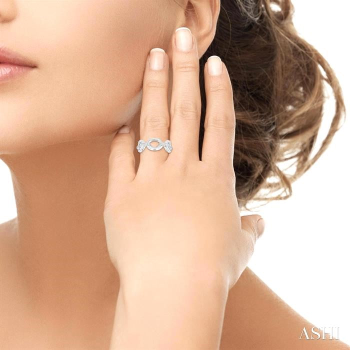 Silver Bold Oval Shape Link Diamond Ring