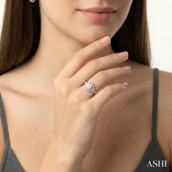 Silver Pearl & Diamond Ring