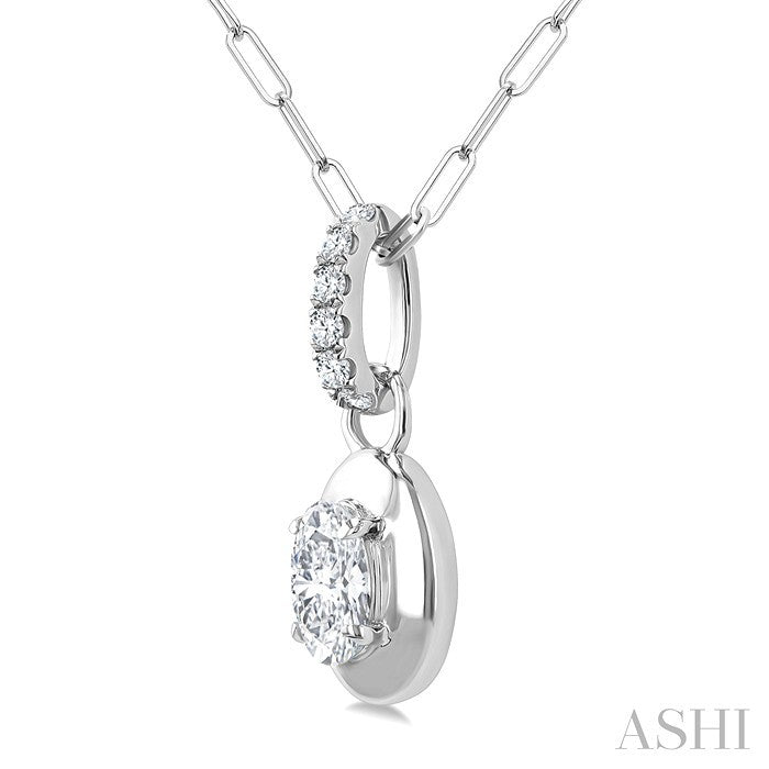 Oval Shape Paperclip Diamond Fashion Pendant
