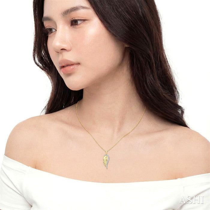 Angel Wings Fluted Diamond Fashion Pendant