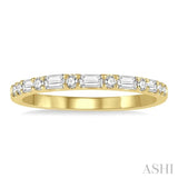 1/3 ctw Alternating Baguette and Round Cut Diamond Wedding Band in 14K Yellow Gold