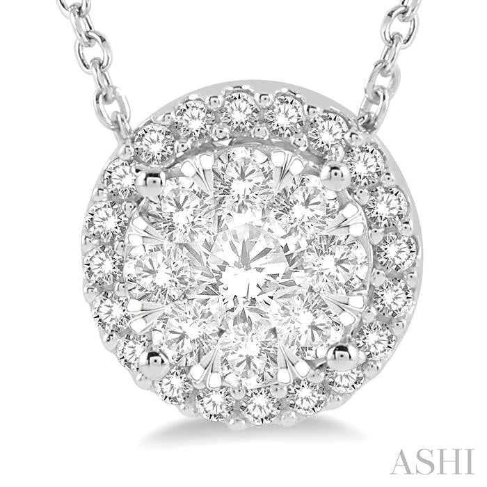 Round Shape Halo Lovebright Essential Diamond Pendant