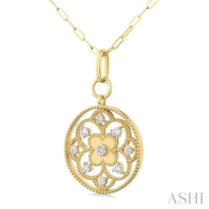 Clover Circle Paperclip Medallion Diamond Fashion Pendant