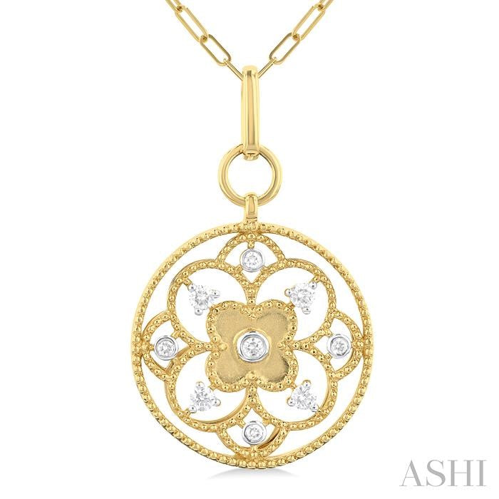 Clover Circle Paperclip Medallion Diamond Fashion Pendant
