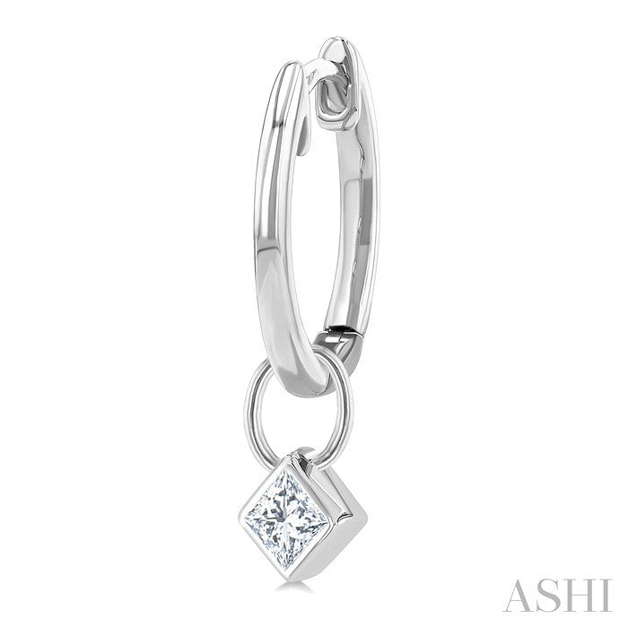 Princess Shape Bezel Set Diamond Huggie Fashion Earrings