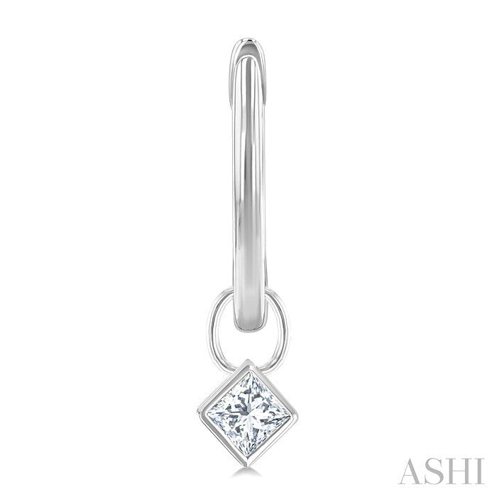 Princess Shape Bezel Set Diamond Huggie Fashion Earrings