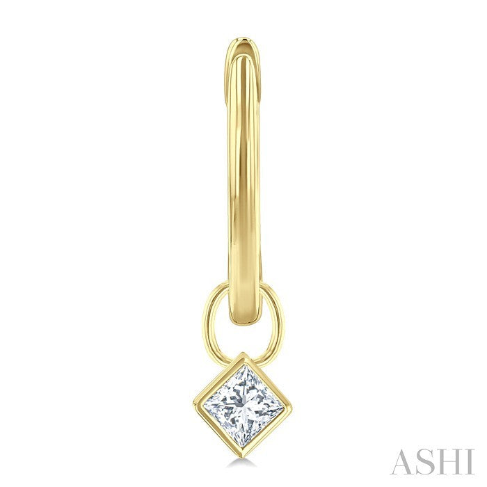 Princess Shape Bezel Set Diamond Huggie Fashion Earrings