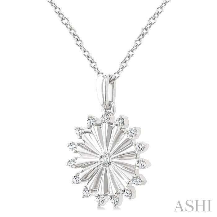 Circle Fluted Diamond Fashion Pendant