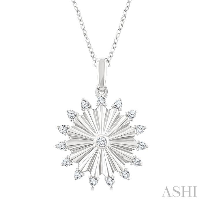 Circle Fluted Diamond Fashion Pendant