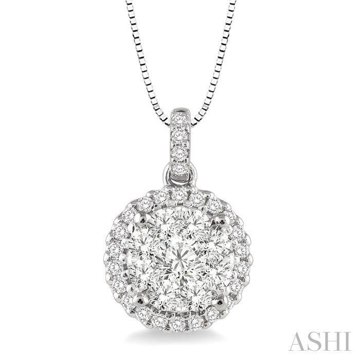 Round Shape Halo Lovebright Essential Diamond Pendant